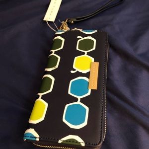 NWT Trina Turk wristlet. Lots of credit card storage plus bills change etc